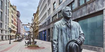 Agirre Lehendakariaren estatua @Bilboko Udala